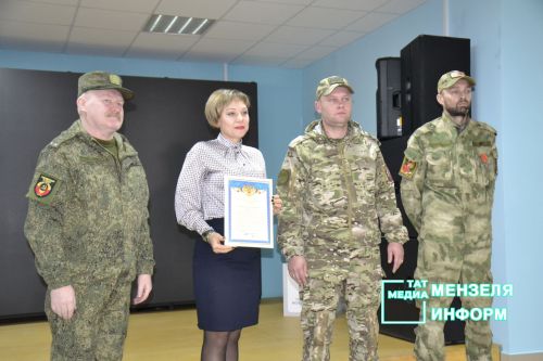 «Тепло ваших рук бесценно» : В Мензелинске чествовали волонтеров