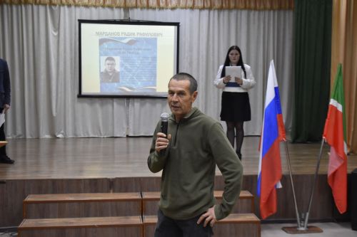 В Мензелинском сельхозтехникуме открылся мемориальный стенд