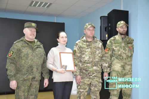 «Тепло ваших рук бесценно» : В Мензелинске чествовали волонтеров