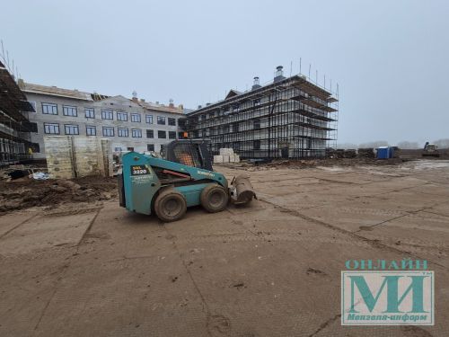 Глава Мензелинского района Айдар Салахов посетил  строительные объекты