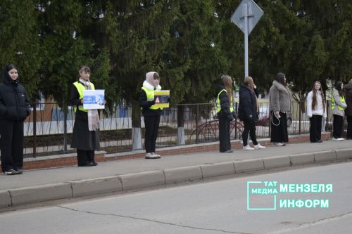 В Мензелинске почтили память жертв ДТП