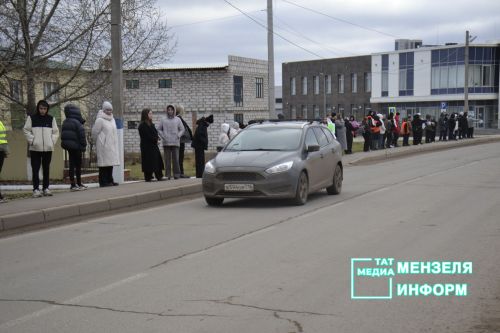В Мензелинске почтили память жертв ДТП