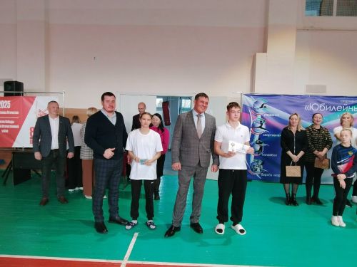 На соревнования на призы ООО «Мензелинское АТП» приехали 554 пловца