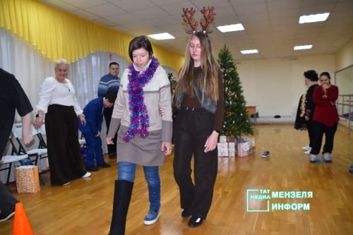 Руководители Мензелинского района стали добрыми волшебниками для молодых людей с инвалидностью