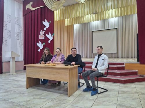 В День театра студенты Мензелинского колледжа встретились с артистами