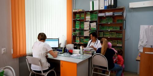 «Здоровье начинается с семьи!» — в Мензелинской ЦРБ проходит Неделя здоровья матери и ребенка