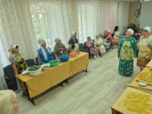 Эдуард Ягафаров и Рушан Салахов вручили грамоты мензелинским волонтерам