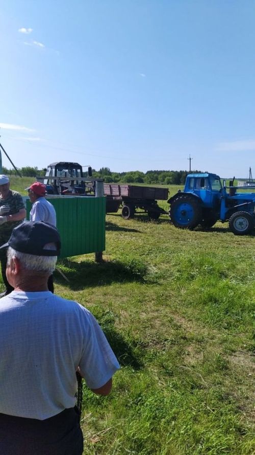 На кладбище деревни Топасево провели субботник
