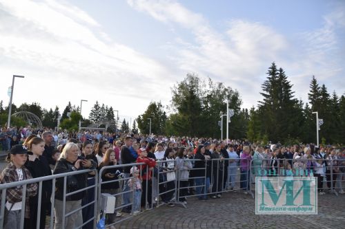 Мензелинск чествует свою молодёжь: праздник талантов, достижений и вдохновения