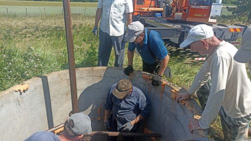 Урыс авылында җирле халык белән берлектә насос куйдылар