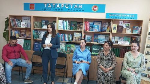 В центральной районной библиотеке прошло мероприятие, посвященное 100-летнему юбилею мензелинской поэтессы Багизи Мифтаховой