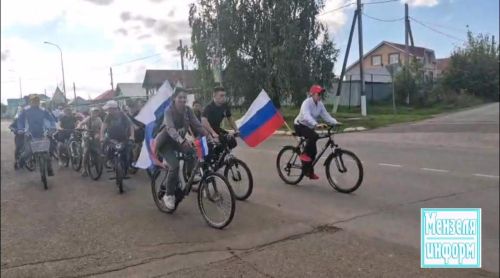 В Мензелинске наградили 60 волонтеров