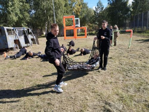 Команда средней школы № 3 приняла участие на юнармейских соревнованиях