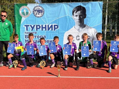 Футболисты Мензелинска заняли 3 место на турнире памяти Колотова