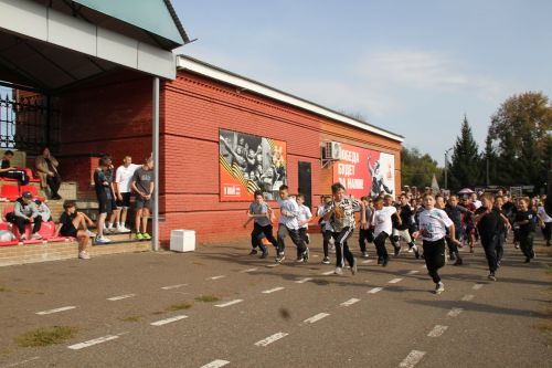Дети и подростки приняли участие в кроссе