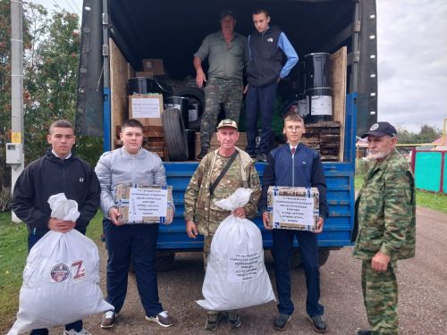 Очередная крупная партия гуманитарной помощи отправилась сегодня из Мензелинского района на передовую
