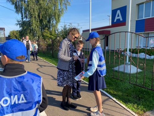 В Мензелинске прошла акция по повышению дорожной безопасности