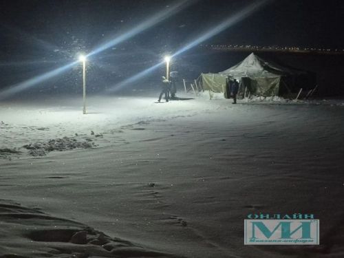 В Мензелинске сейчас не так много окунающихся в купель в праздник Крещения