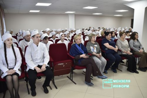 Обсуждение развития района на встрече в Мензелинском медучилище