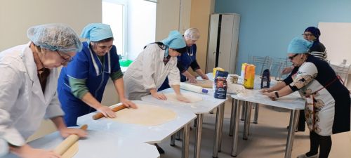 Сотрудники   Николаевской школы приняли участие в благотворительной акции