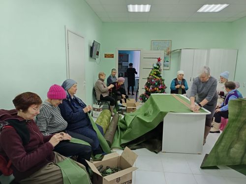 Мензелинские инвалиды: новогодние праздники в труде ради бойцов СВО.