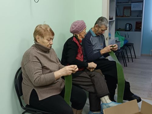 Мензелинские инвалиды: новогодние праздники в труде ради бойцов СВО.