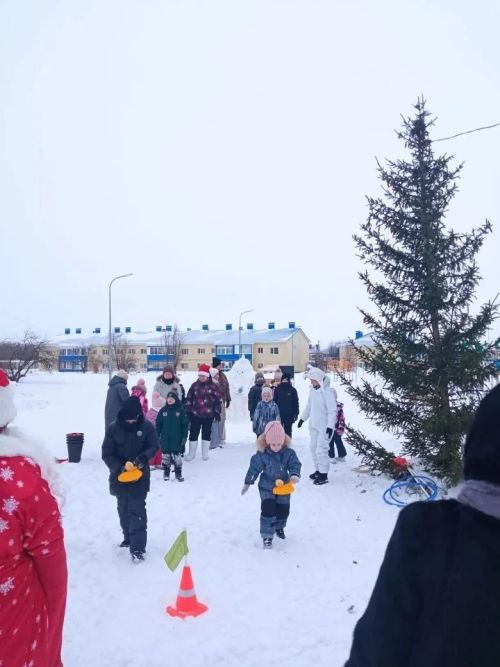Активная зима в Мензелинске: Дети и взрослые на «Новогоднем переполохе»