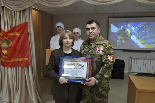 В Мензелинском медучилище на Уроке мужества открыли Доску памяти