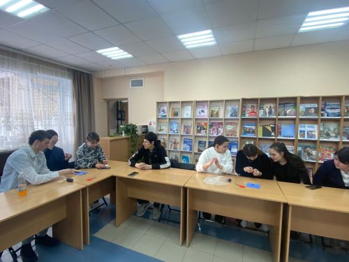 В Мензелинске библиотека провела командную игру для студентов
