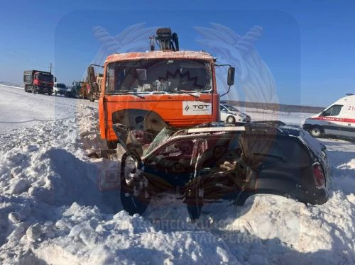 Трагедия на дороге: Женщина-водитель погибла в аварии с грузовиком