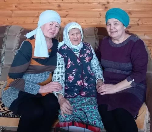 Ветеран труда и труженица тыла отмечает 97-летие в Мензелинском районе