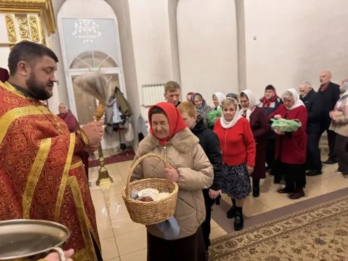 Пасхальная ночь в Мензелинске: сотни верующих встретили Светлое Христово Воскресение