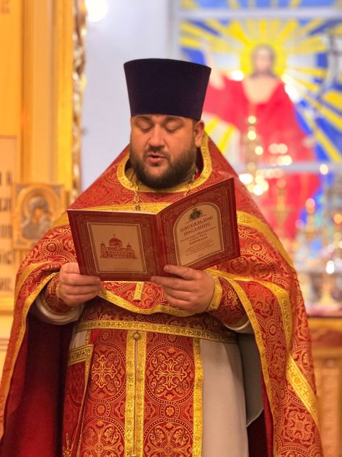Пасхальная ночь в Мензелинске: сотни верующих встретили Светлое Христово Воскресение