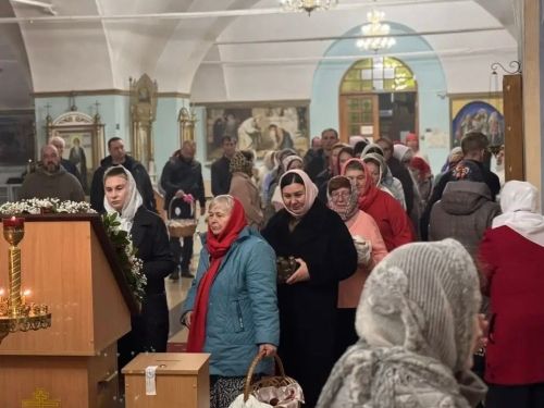 Пасхальная ночь в Мензелинске: сотни верующих встретили Светлое Христово Воскресение