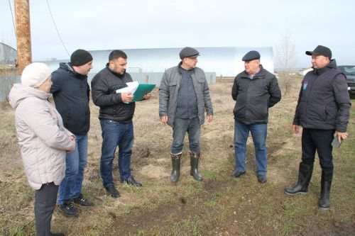 Глава района Айдар Салахов ознакомился с работами в хозяйствах