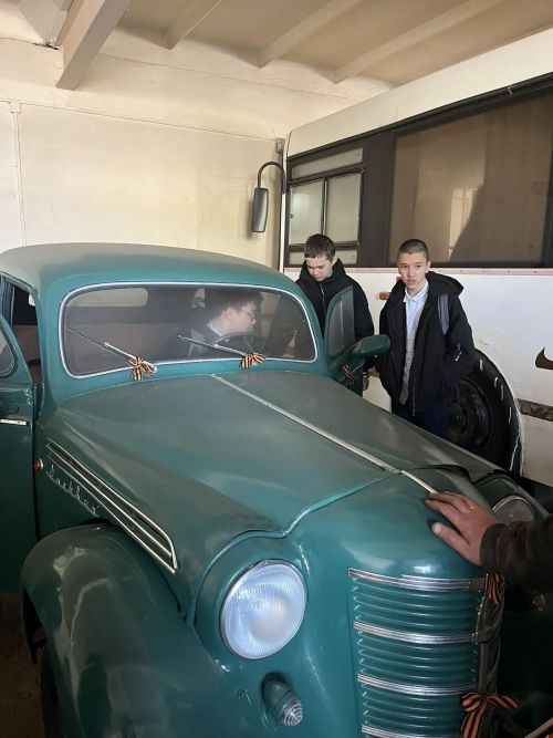 Школьники из Мензелинска познакомились с работой автопарка в рамках профориентационной экскурсии
