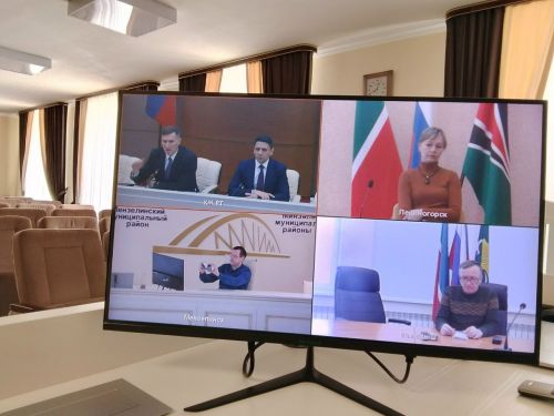 Для работы с искусственным интеллектом необходимы знания