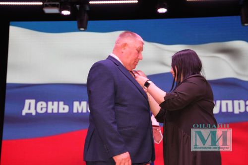 В честь Дня местного самоуправления в Мензелинском районе наградили лучших муниципальных служащих