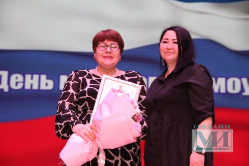 В честь Дня местного самоуправления в Мензелинском районе наградили лучших муниципальных служащих