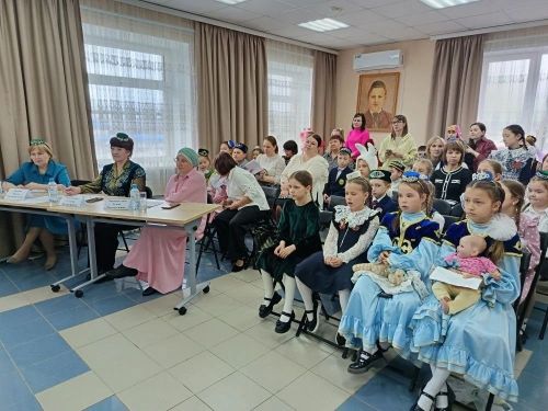 «Слово Тукая живёт в сердцах юного поколения» : в детской библиотеке имени Рашита Гарая прошел районный конкурс чтецов