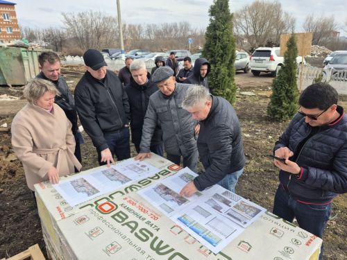 Глава Мензелинского района ознакомился с ходом строительства и реконструкции объектов