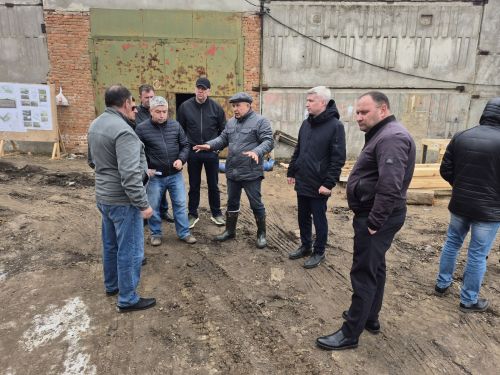 Глава Мензелинского района ознакомился с ходом строительства и реконструкции объектов