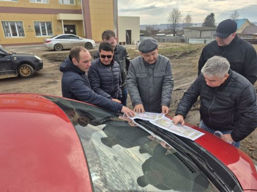 Глава Мензелинского района ознакомился с ходом строительства и реконструкции объектов