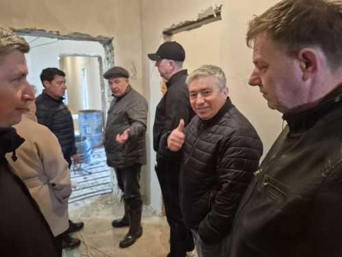 Глава Мензелинского района ознакомился с ходом строительства и реконструкции объектов