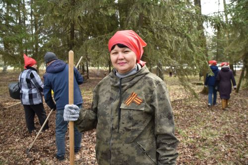Мензелинцы встретили Первомай созидательным трудом: общегородской субботник объединил жителей