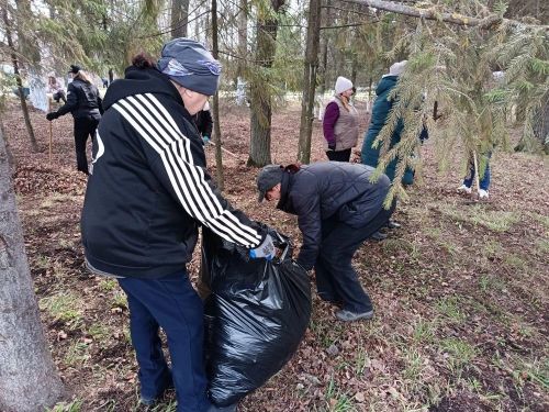 Мензелинцы встретили Первомай созидательным трудом: общегородской субботник объединил жителей