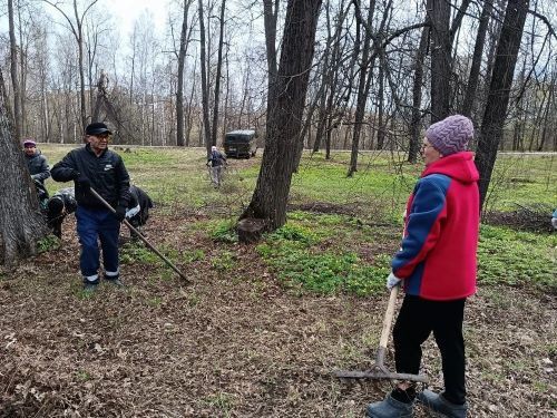 Мензелинцы встретили Первомай созидательным трудом: общегородской субботник объединил жителей