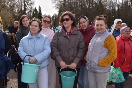 Мензелинцы встретили Первомай созидательным трудом: общегородской субботник объединил жителей