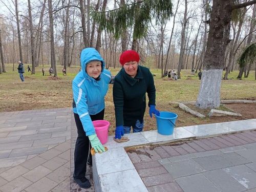 Мензелинцы встретили Первомай созидательным трудом: общегородской субботник объединил жителей
