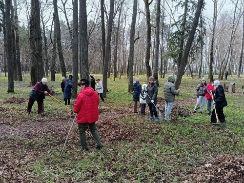 Мензелинцы встретили Первомай созидательным трудом: общегородской субботник объединил жителей